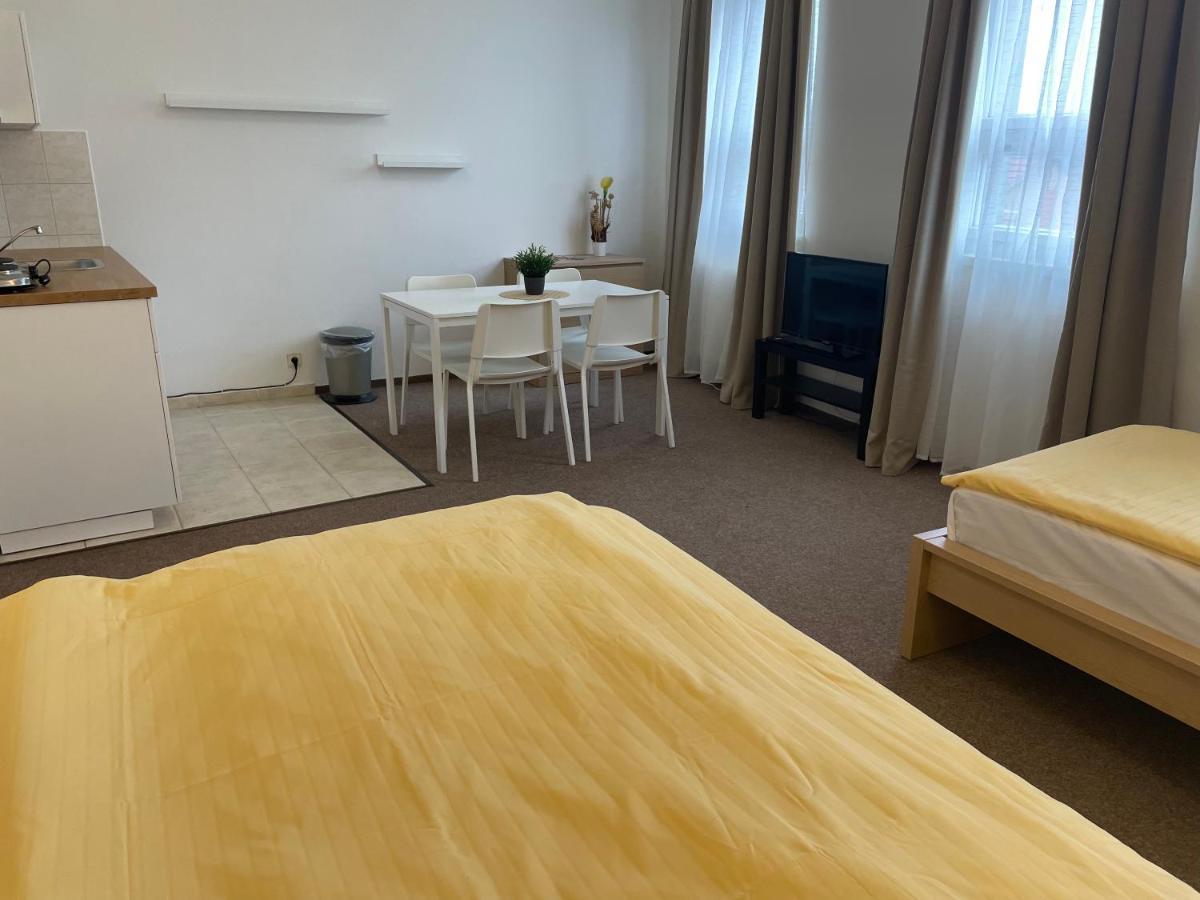 Hotel Koruna Roudnice nad Labem Zewnętrze zdjęcie